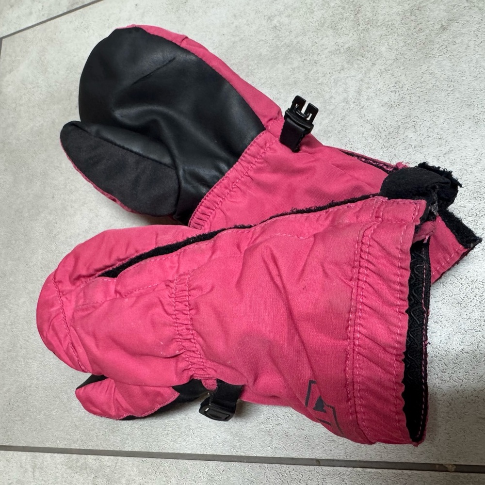 REI Kids mittens for 2 years